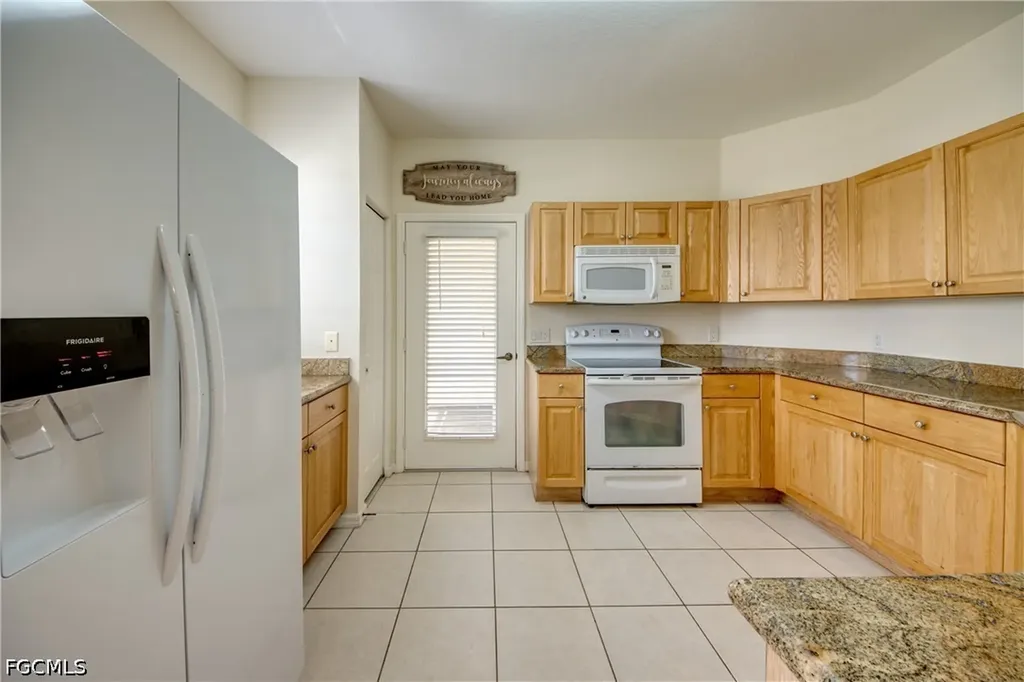 1763 Concordia Lake Circle Cape Coral FL 33909