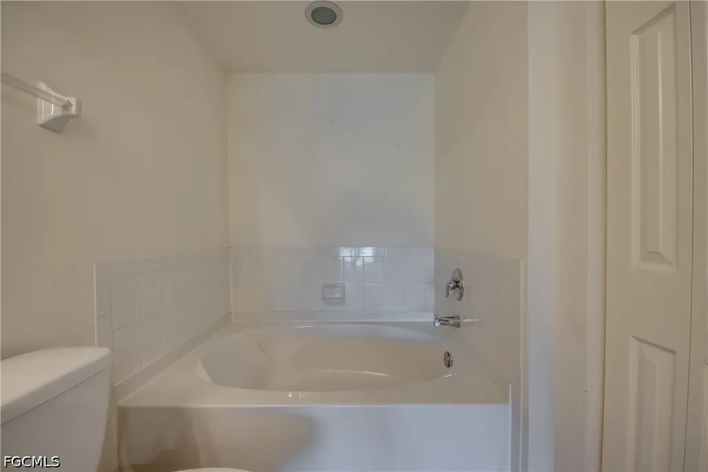 1763 Concordia Lake Circle Cape Coral FL 33909