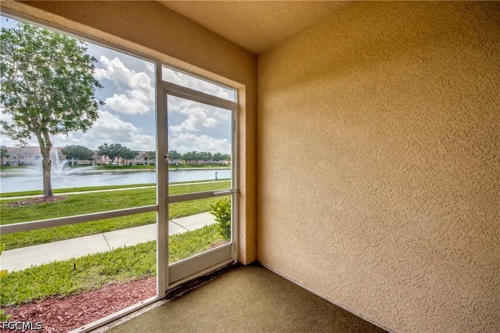 1763 Concordia Lake Circle Cape Coral FL 33909