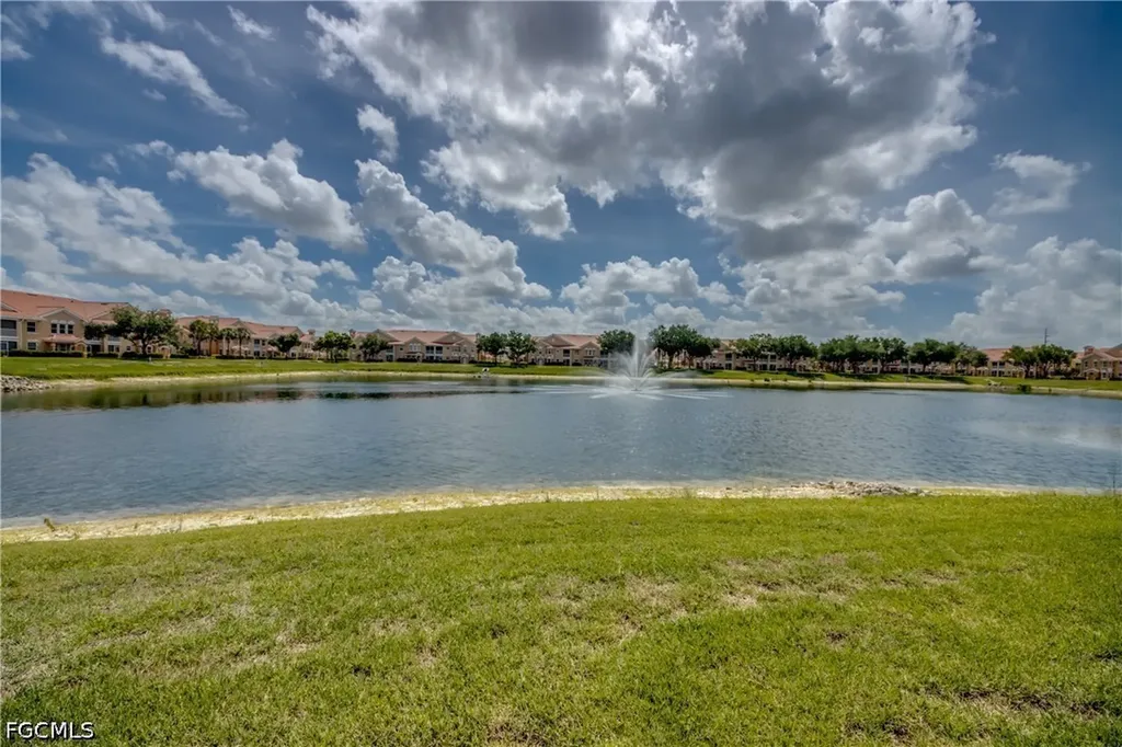 1763 Concordia Lake Circle Cape Coral FL 33909