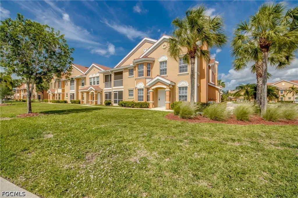 1763 Concordia Lake Circle Cape Coral FL 33909