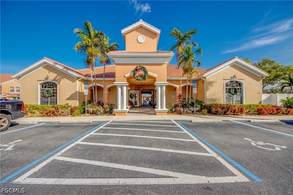 1763 Concordia Lake Circle Cape Coral FL 33909