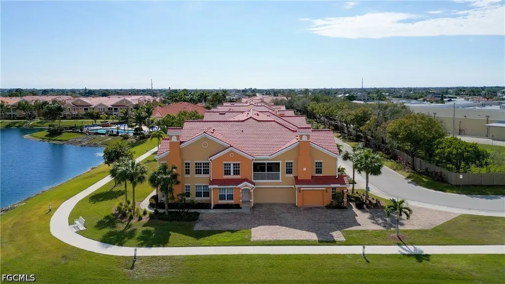 1763 Concordia Lake Circle Cape Coral FL 33909