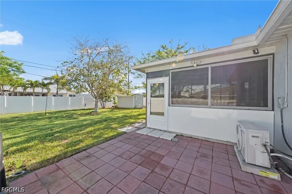 311 SW 19th Lane Cape Coral FL 33991