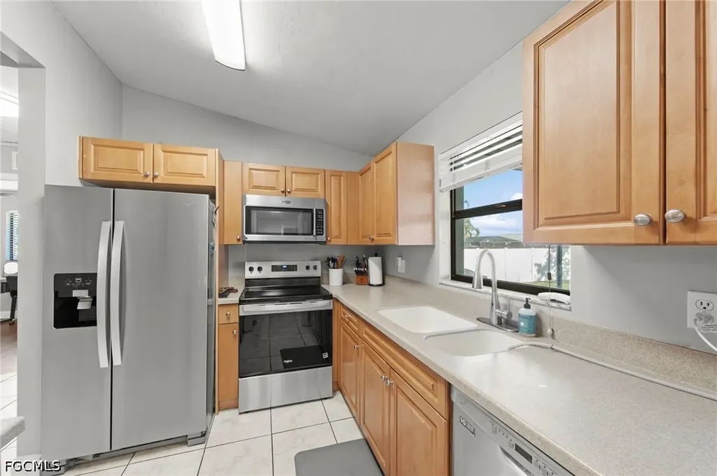 311 SW 19th Lane Cape Coral FL 33991
