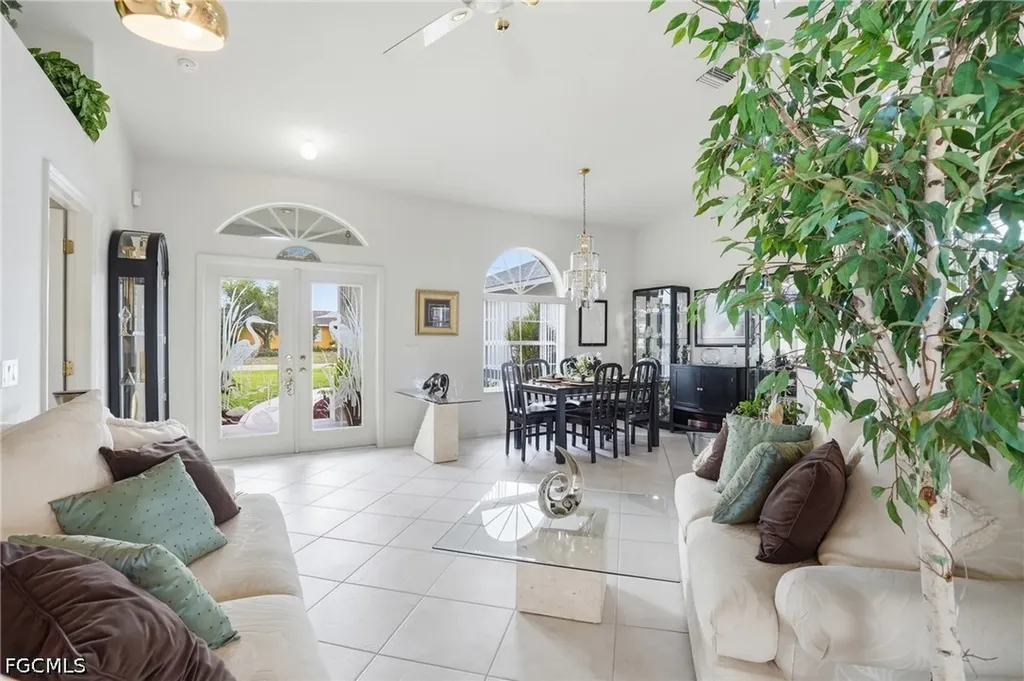 241 SE 29th Terrace Cape Coral FL 33904