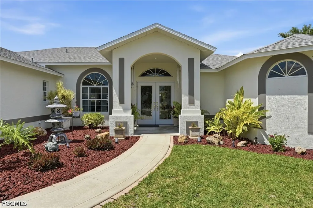 241 SE 29th Terrace Cape Coral FL 33904