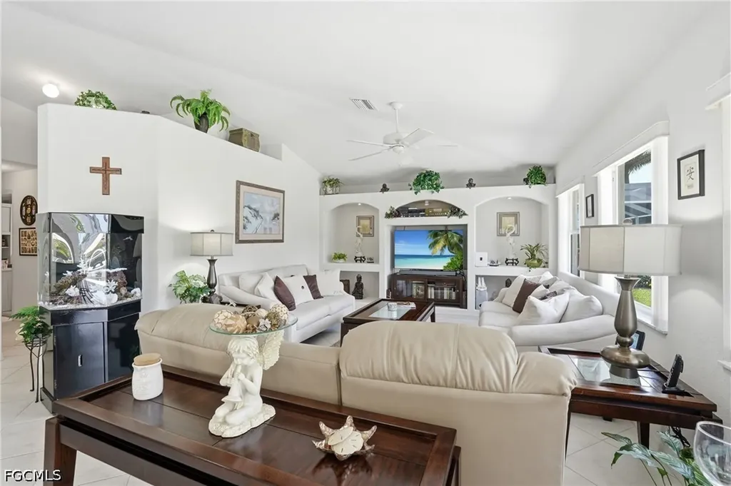 241 SE 29th Terrace Cape Coral FL 33904