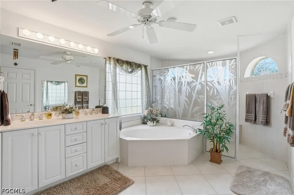 241 SE 29th Terrace Cape Coral FL 33904