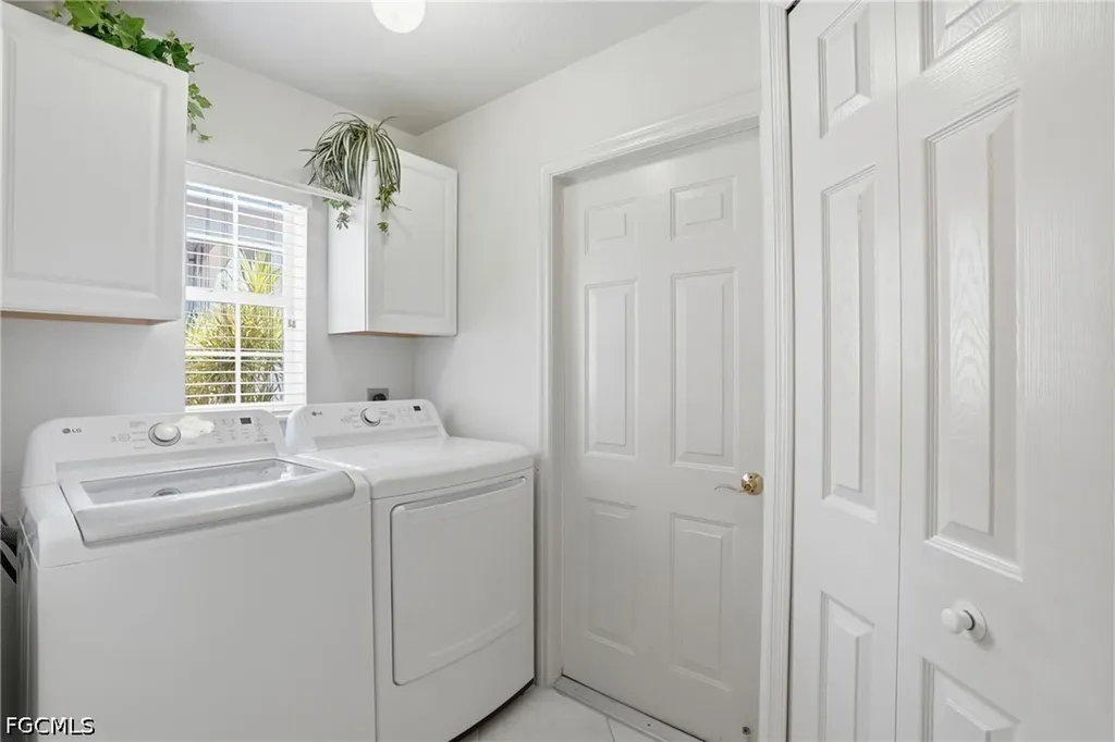241 SE 29th Terrace Cape Coral FL 33904