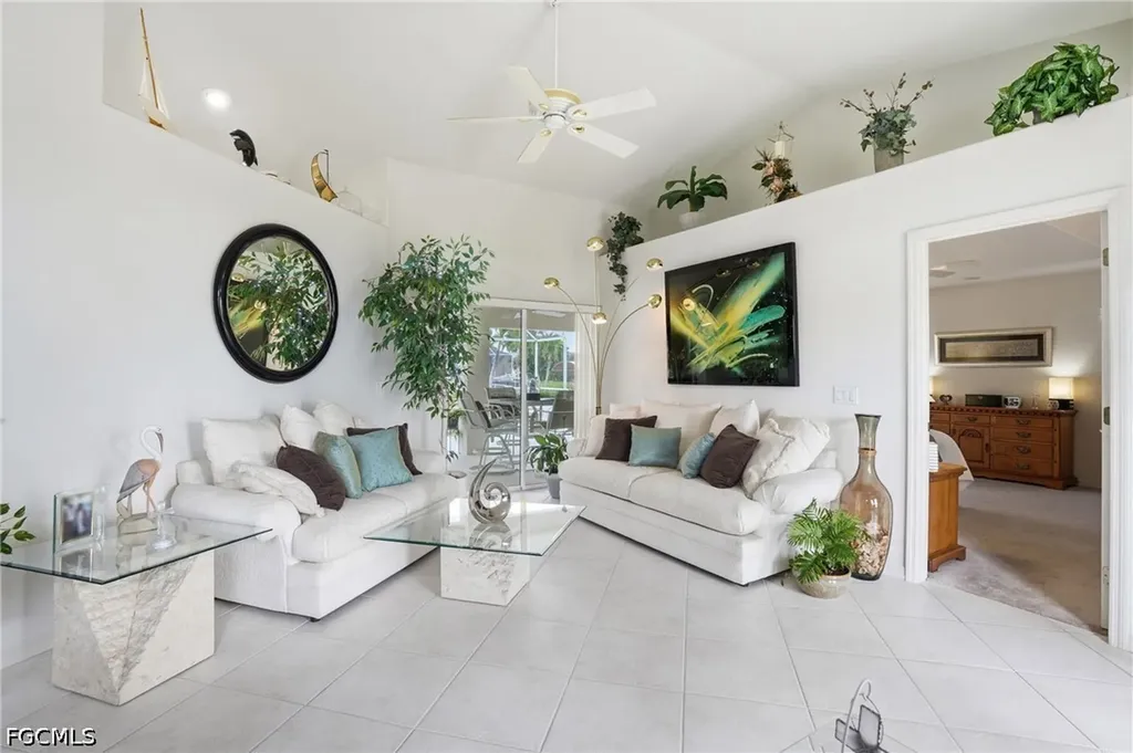 241 SE 29th Terrace Cape Coral FL 33904