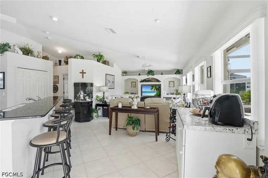 241 SE 29th Terrace Cape Coral FL 33904