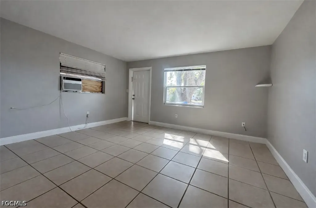 919 Freemont Street Fort Myers FL 33916