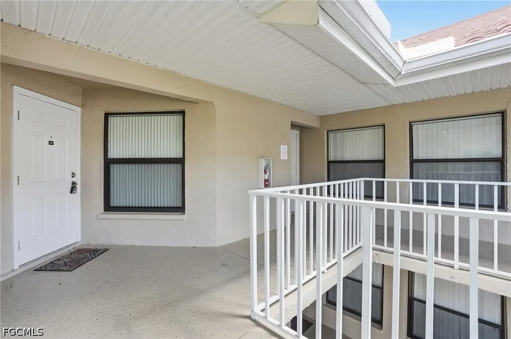 9627 Eaton Gardens Lane Fort Myers FL 33919