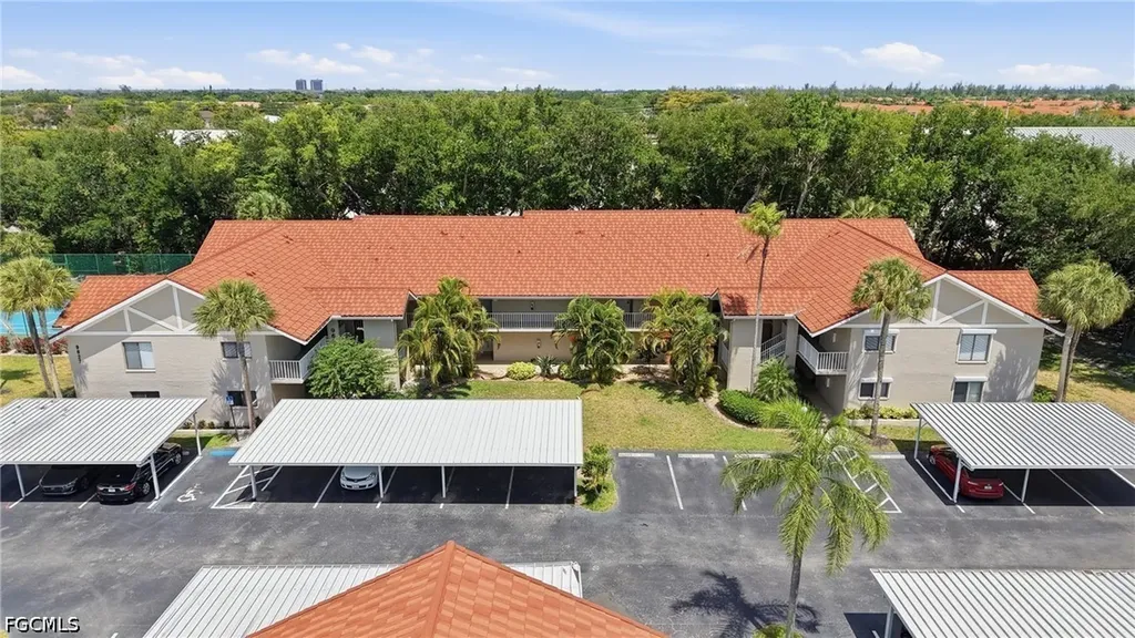 9627 Eaton Gardens Lane Fort Myers FL 33919