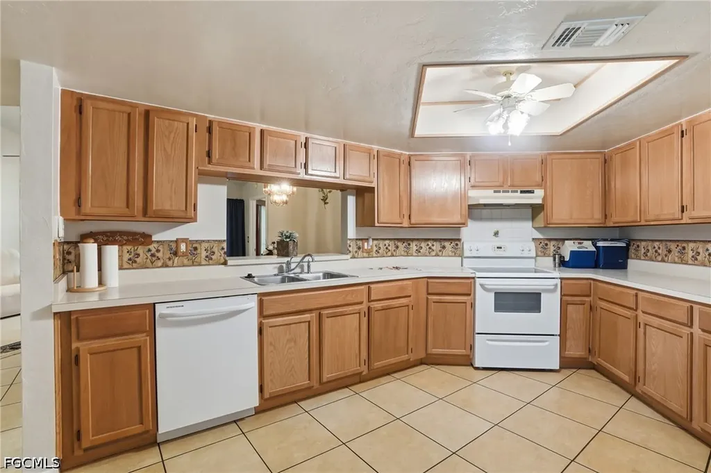 9627 Eaton Gardens Lane Fort Myers FL 33919