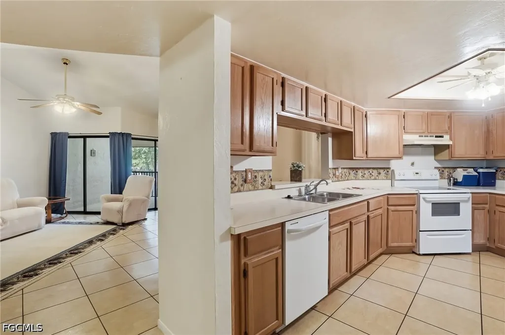 9627 Eaton Gardens Lane Fort Myers FL 33919
