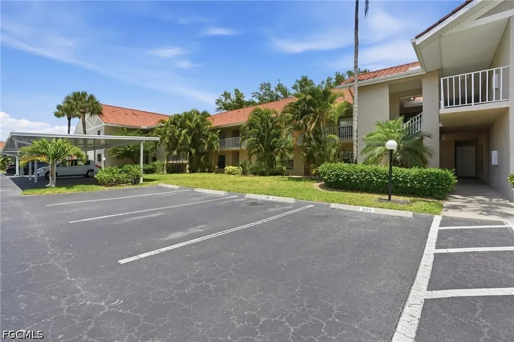 9627 Eaton Gardens Lane Fort Myers FL 33919