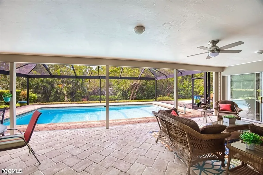 880 Deep Lagoon Lane Fort Myers FL 33919
