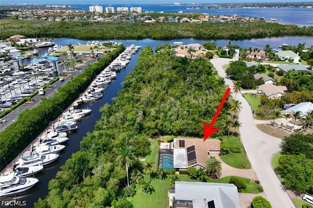 880 Deep Lagoon Lane Fort Myers FL 33919