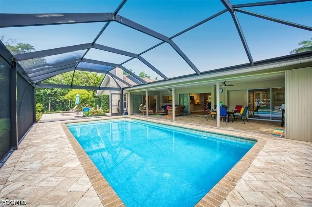 880 Deep Lagoon Lane Fort Myers FL 33919