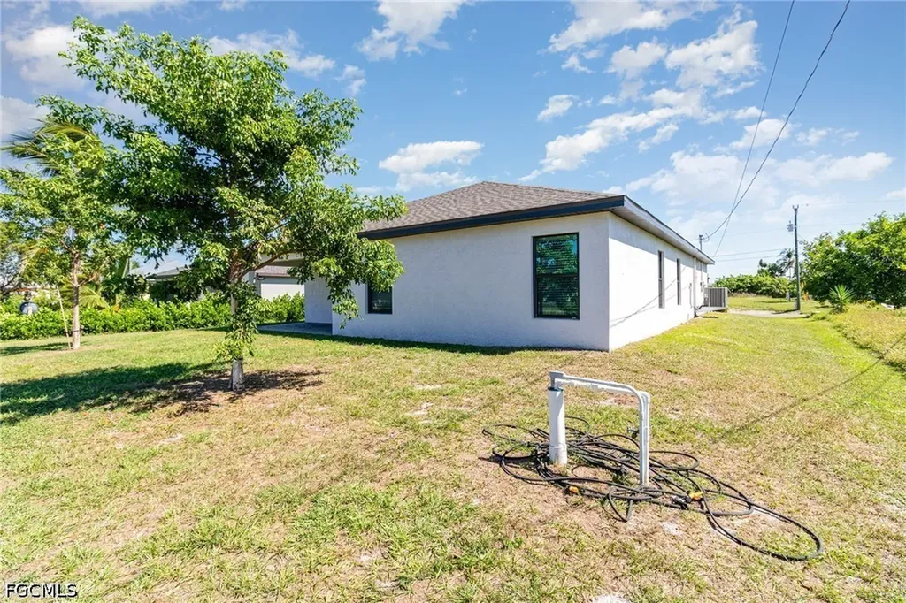 1206 NE 13th Place Cape Coral FL 33909