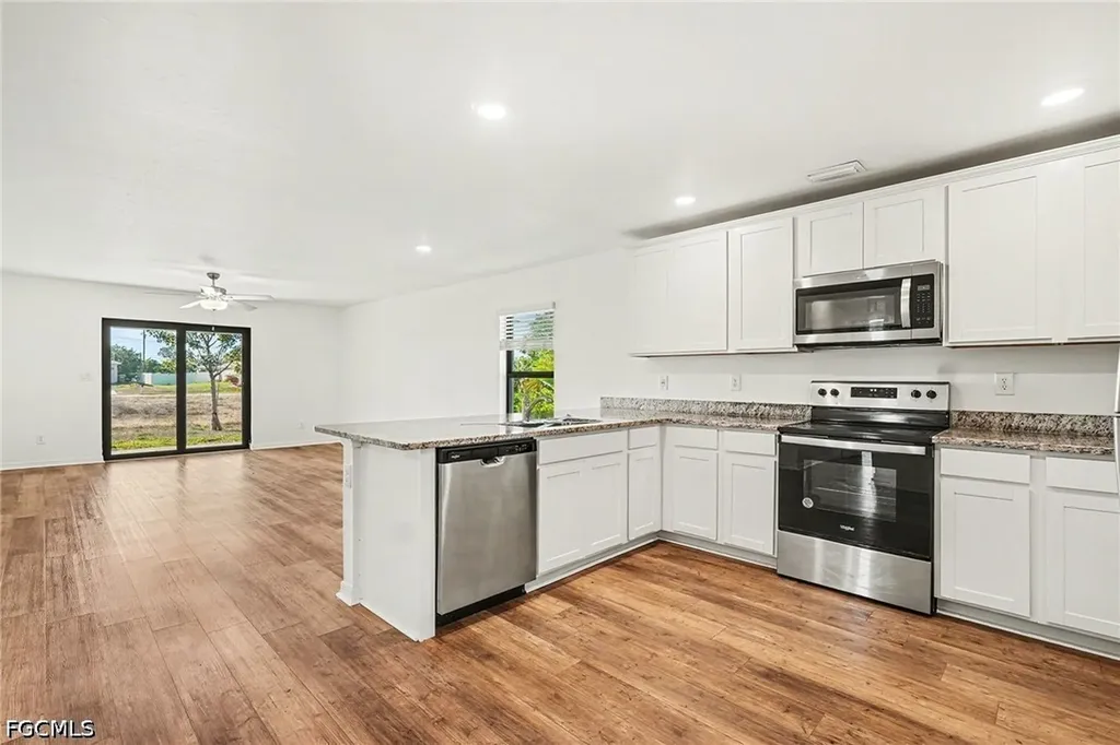 1206 NE 13th Place Cape Coral FL 33909