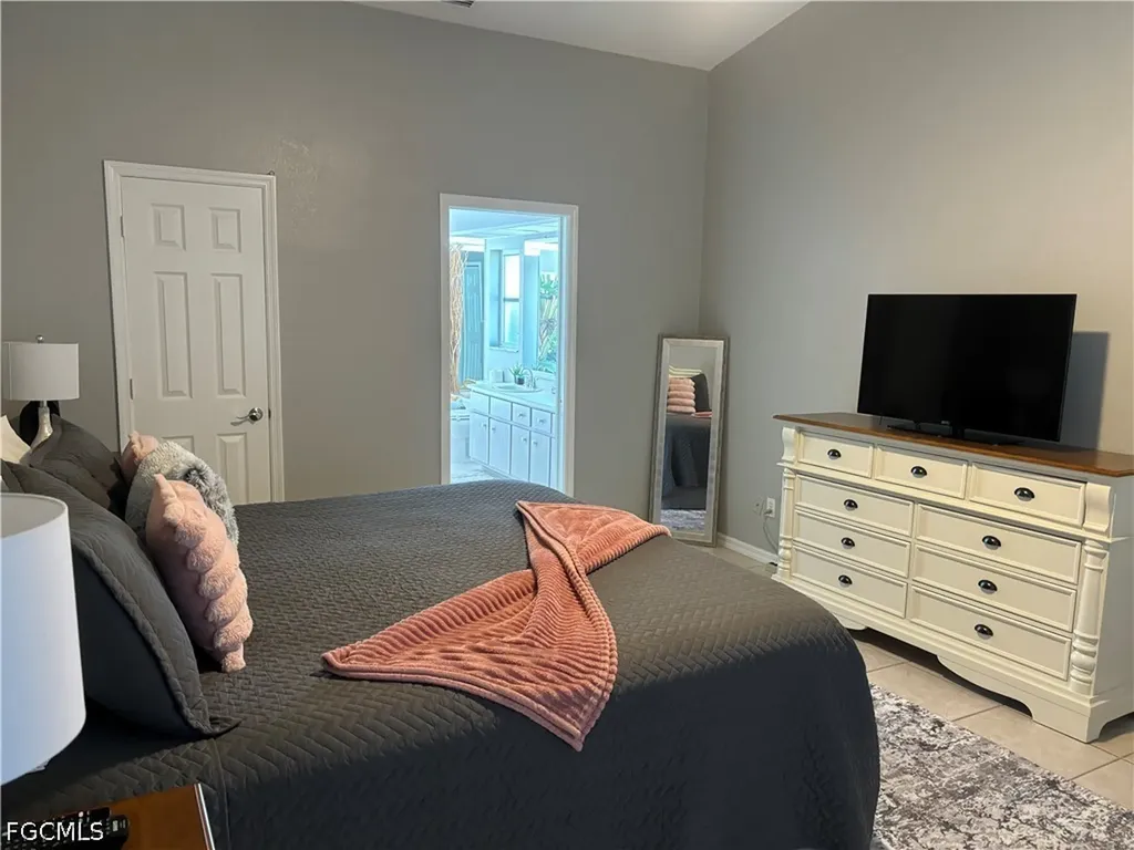 22 SE 10th Avenue Cape Coral FL 33990