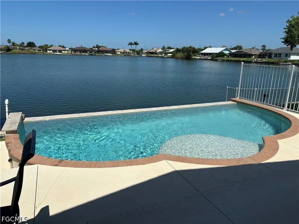 22 SE 10th Avenue Cape Coral FL 33990