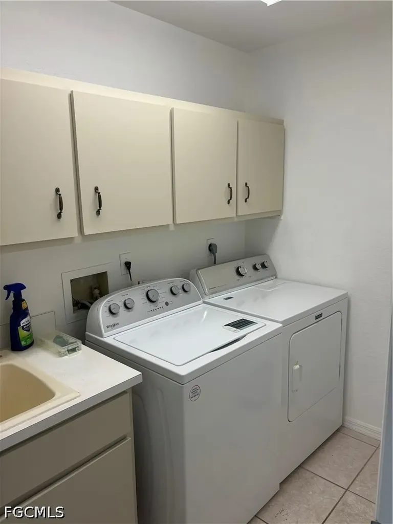 22 SE 10th Avenue Cape Coral FL 33990