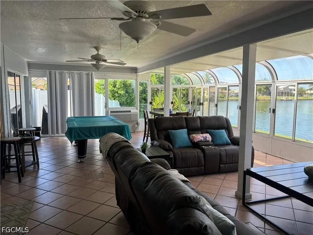 22 SE 10th Avenue Cape Coral FL 33990