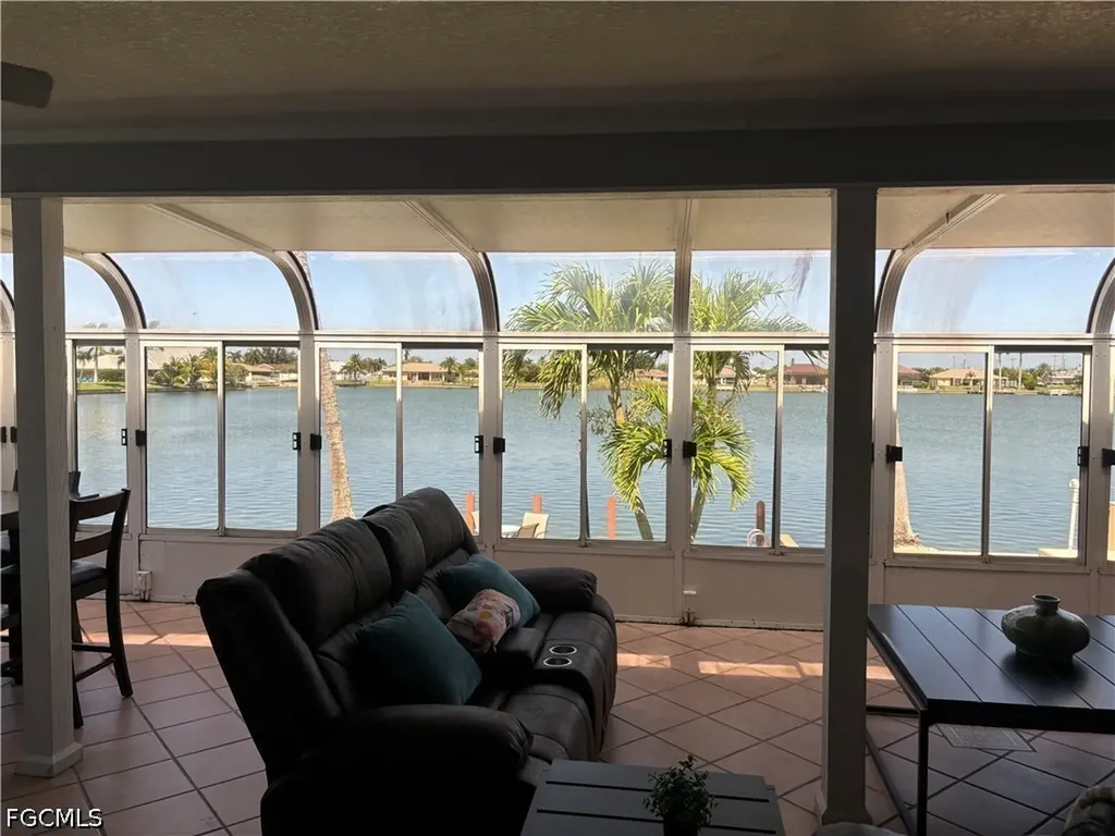 22 SE 10th Avenue Cape Coral FL 33990