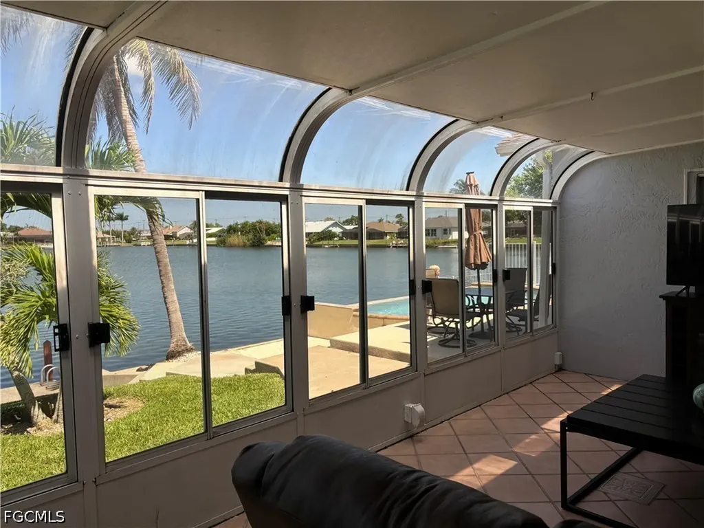 22 SE 10th Avenue Cape Coral FL 33990