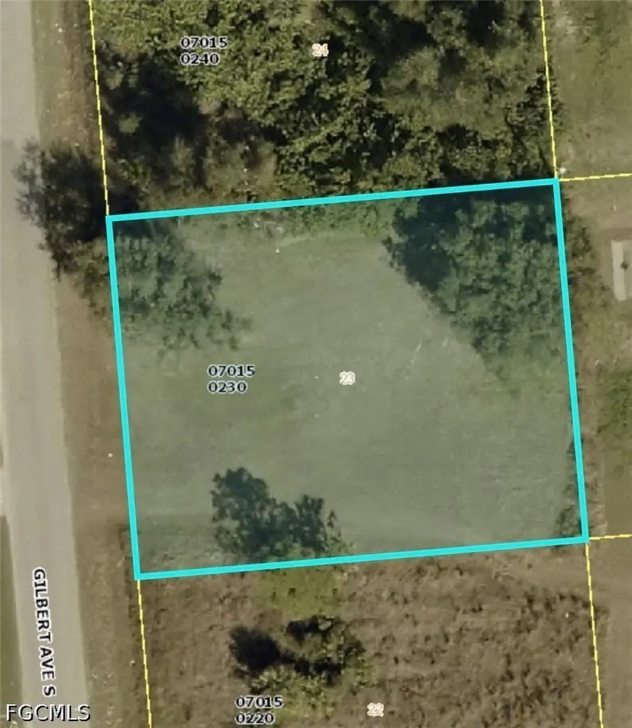 705/707 Gilbert Avenue S Lehigh Acres FL 33973