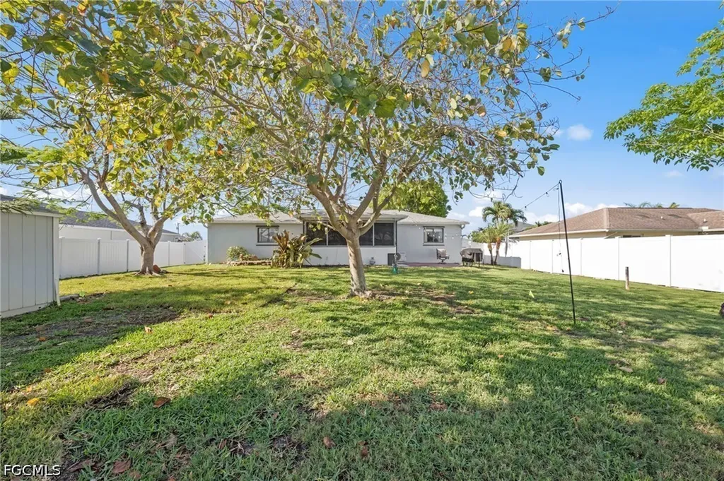 311 SW 19th Lane Cape Coral FL 33991
