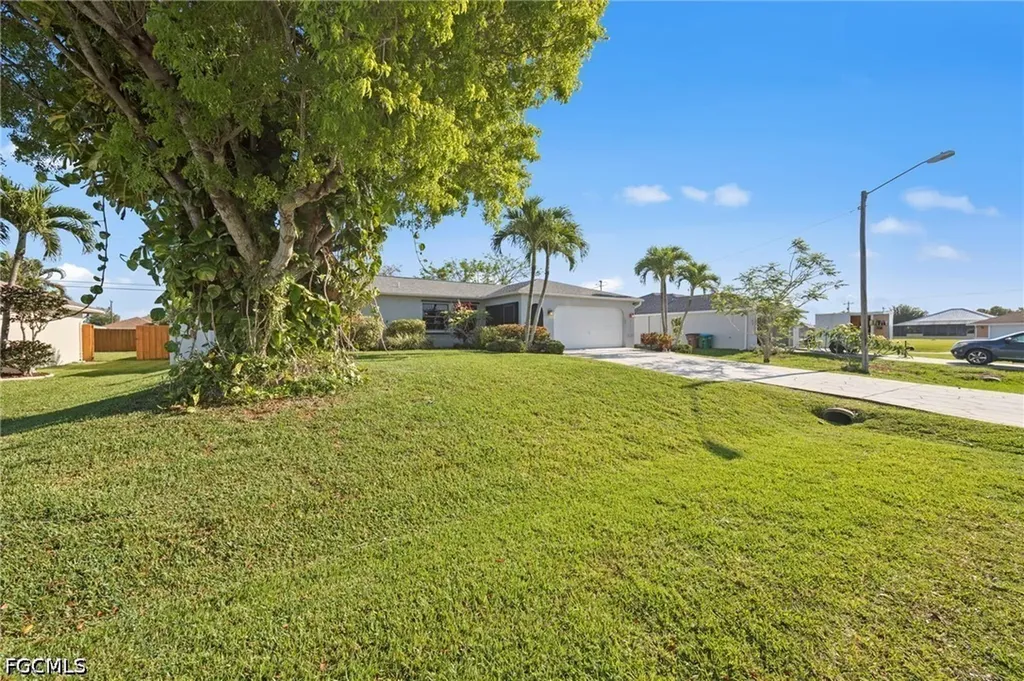 311 SW 19th Lane Cape Coral FL 33991