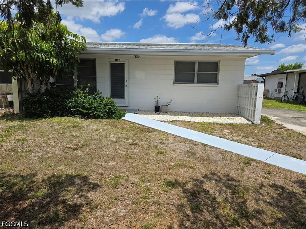 1117 Vineyard Street Lehigh Acres FL 33936