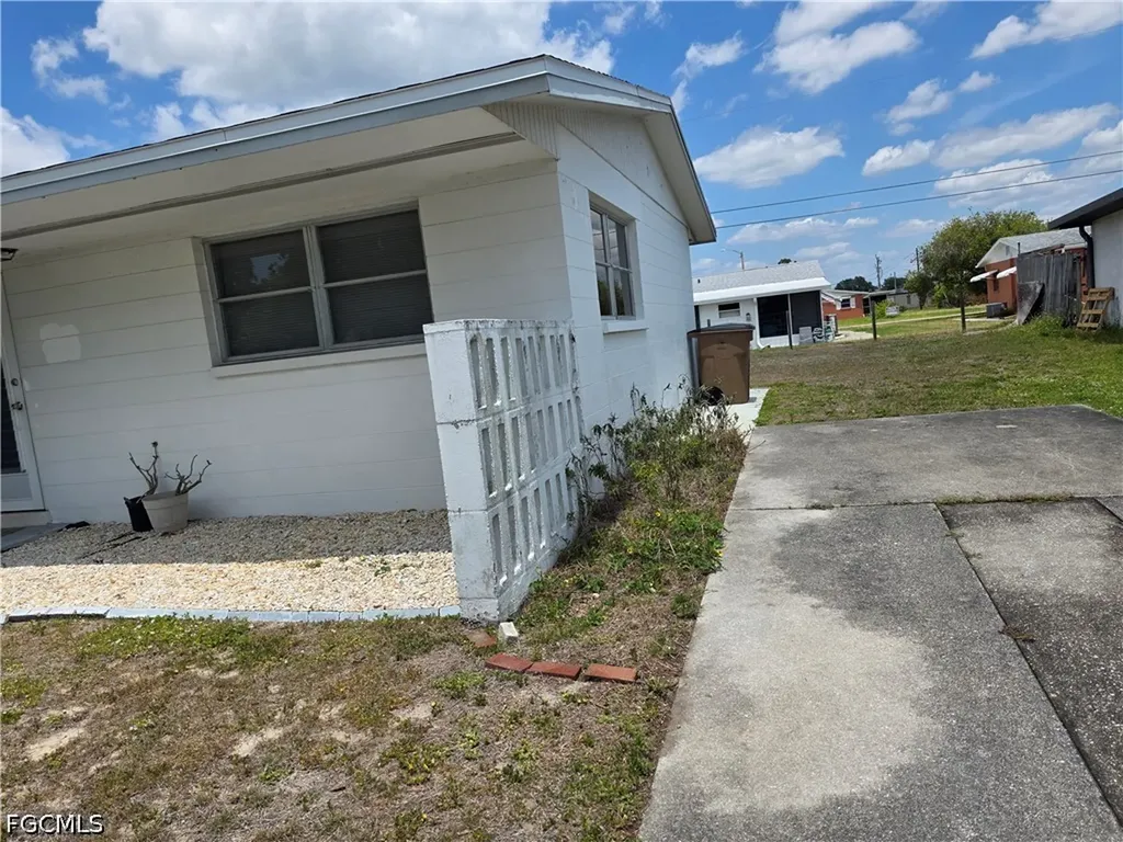 1117 Vineyard Street Lehigh Acres FL 33936