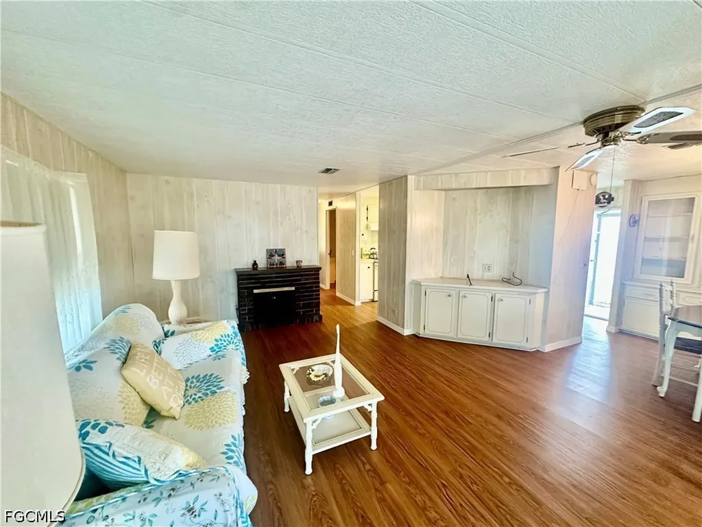 16037 Citron Way North Fort Myers FL 33903