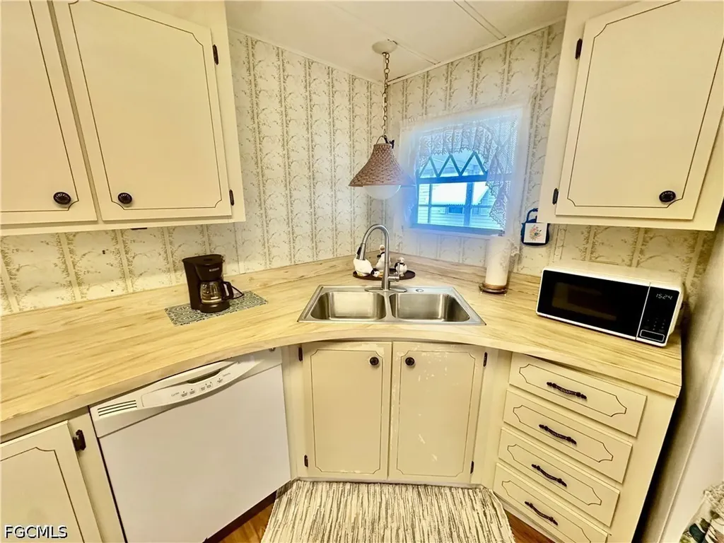 16037 Citron Way North Fort Myers FL 33903