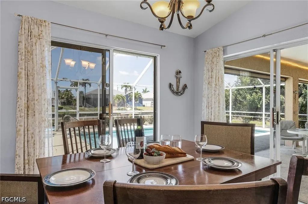 508 SE 9th Place Cape Coral FL 33990
