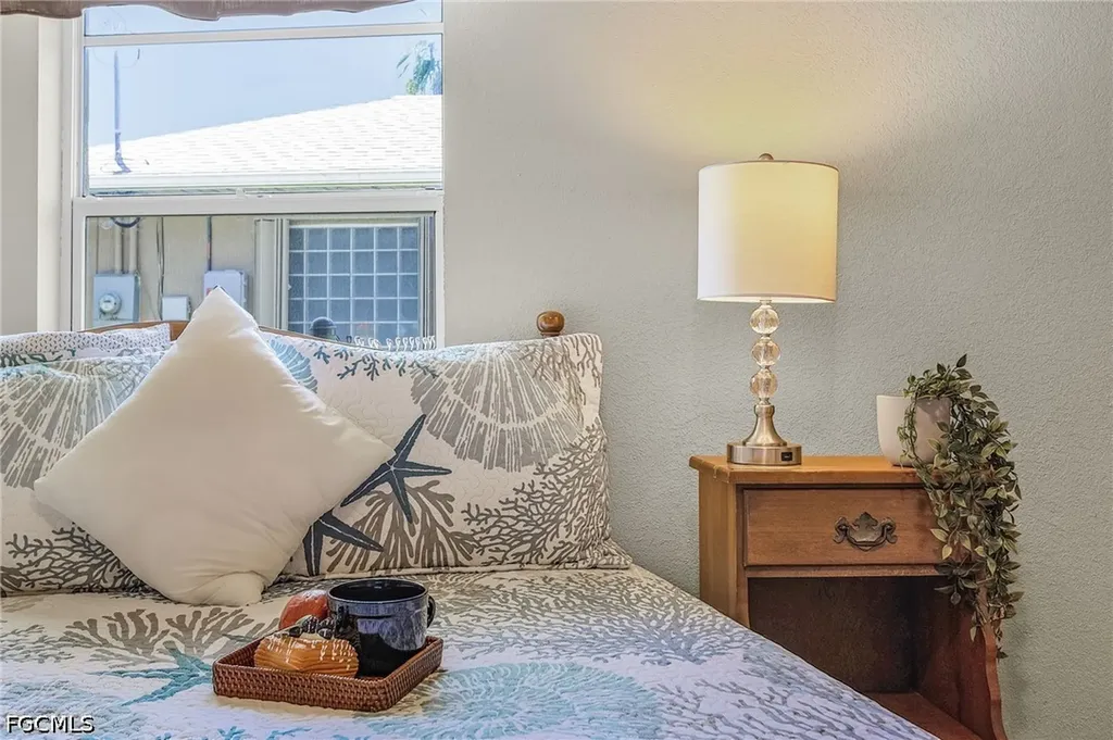 508 SE 9th Place Cape Coral FL 33990