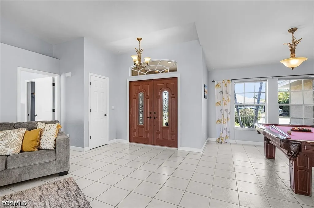 508 SE 9th Place Cape Coral FL 33990