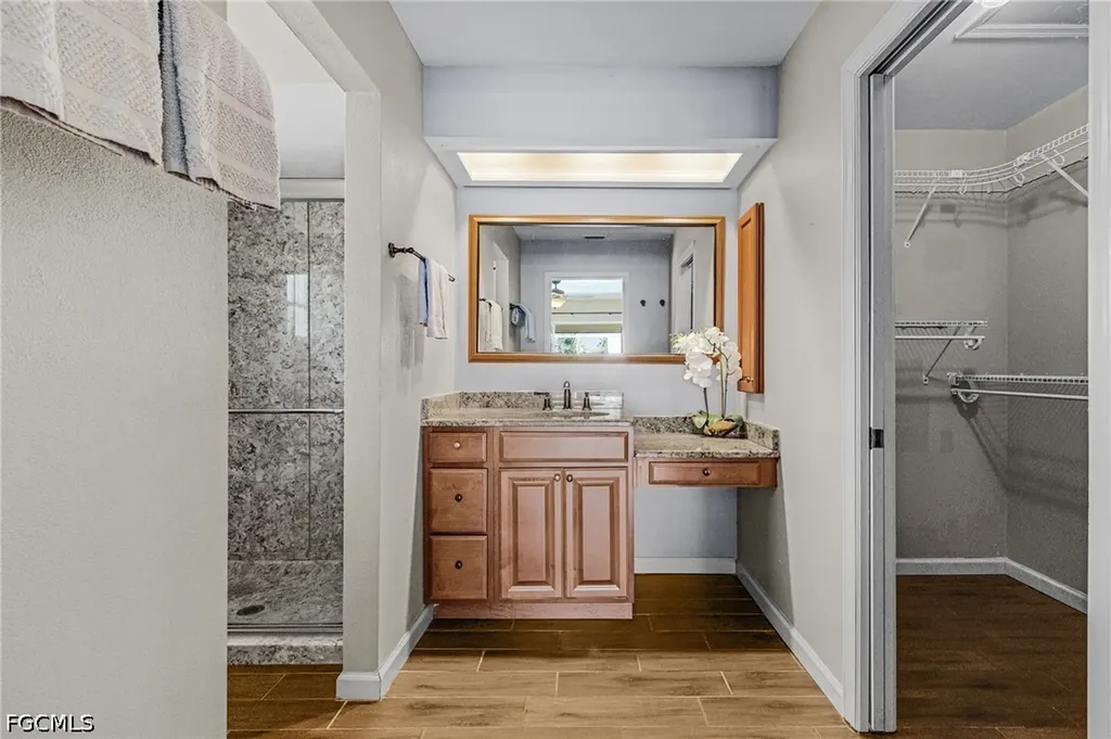 508 SE 9th Place Cape Coral FL 33990