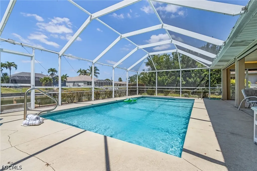 508 SE 9th Place Cape Coral FL 33990