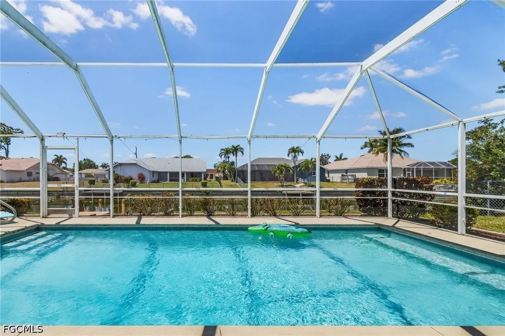 508 SE 9th Place Cape Coral FL 33990