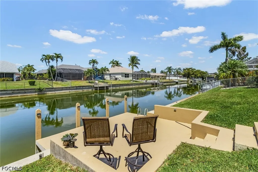 508 SE 9th Place Cape Coral FL 33990