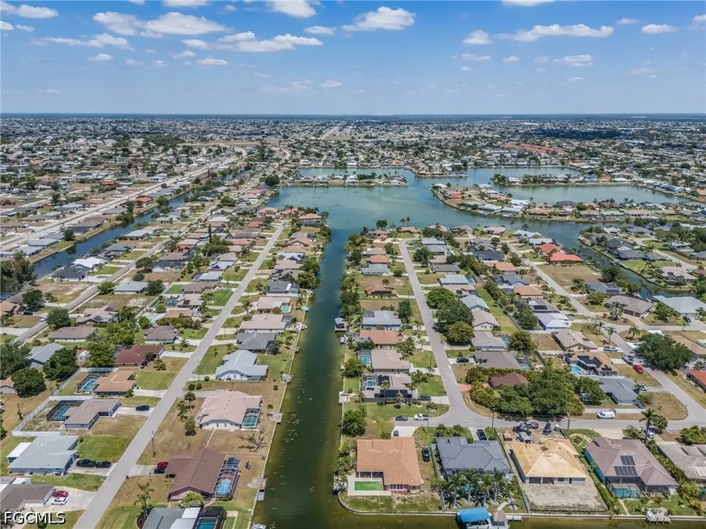 508 SE 9th Place Cape Coral FL 33990