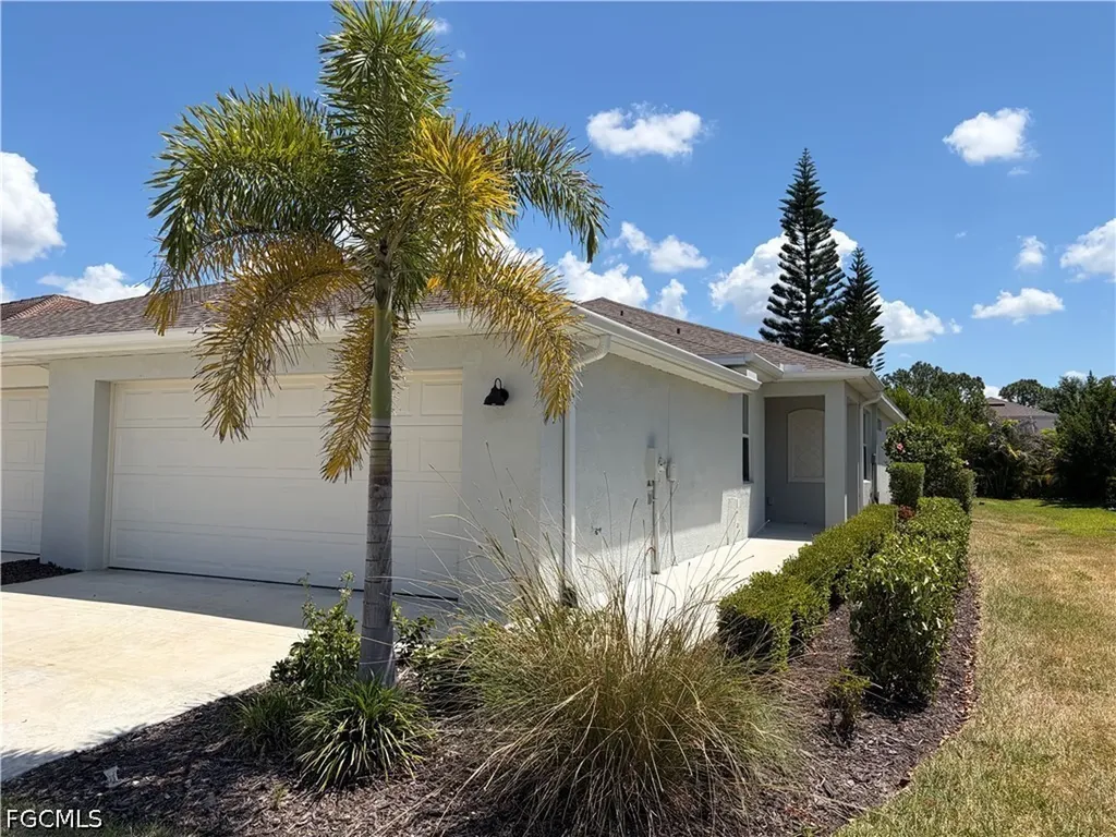 9077 Leatherwood Loop Lehigh Acres FL 33936