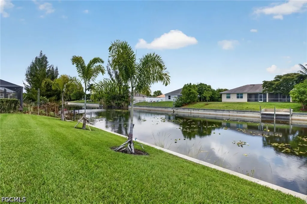 2323 SW 5th Place Cape Coral FL 33991